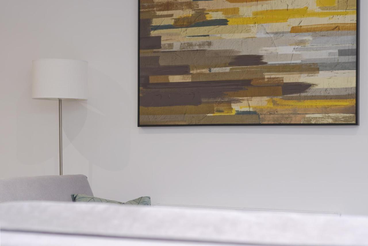 Unique! Stunning 3-bed Penthouse Flat - 2 Floors - Sleeps 8 - Free Parking Apartment